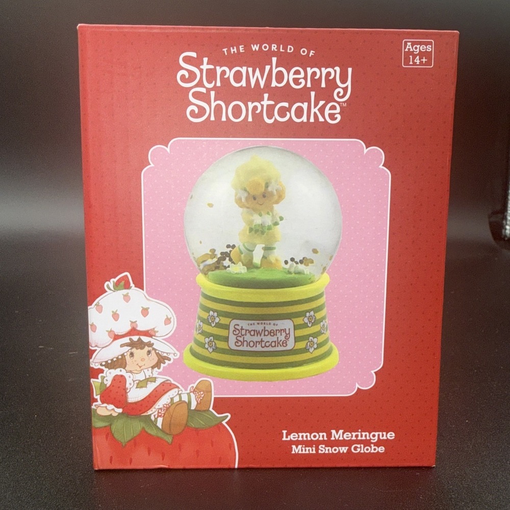 The Wonderful World Of Strawberry Shortcake Lemon Meringue Mini Snow Globe